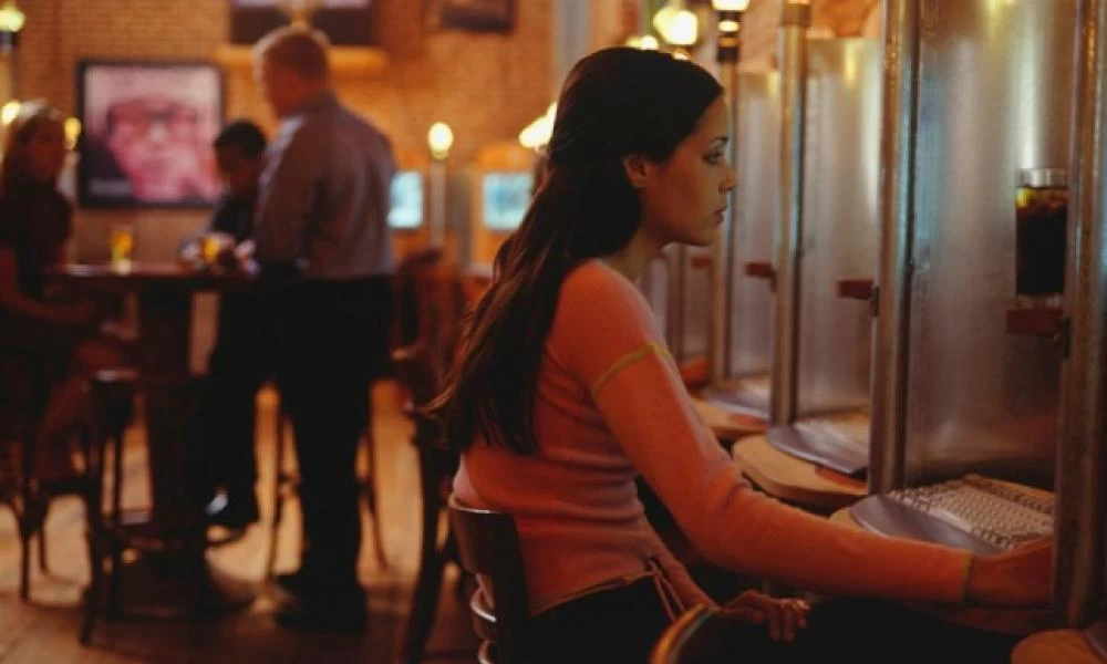 Αυστραλία: Ζητά από Facebook και Google να πληρώσουν πνευματικά δικαιώματα στα MME